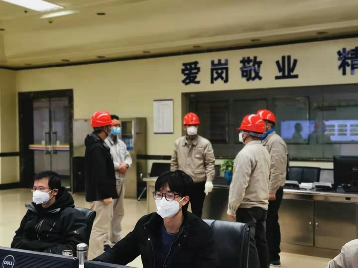万众一心共克时艰，，，，，，众志成城战胜疫情