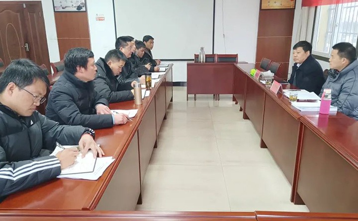 云煤（天博）集团总司理助理、刷新办主任陈家昆一行到四角地煤矿公司督导调研
