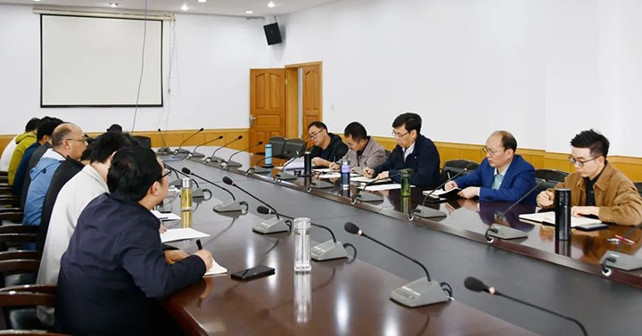 云煤（天博）集团党委副书记、总司理高建嵩一行到云维集团督导调研