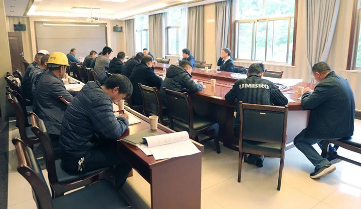 云煤（天博）集团总司理助理杜昌华一行到富源团结煤业公司开展煤矿项目建设专项调研