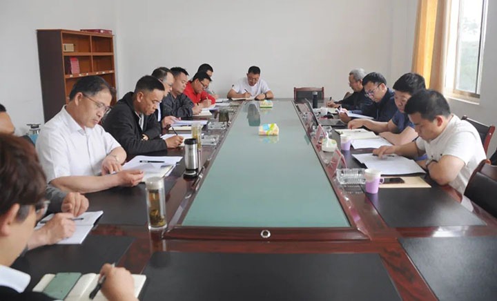 云煤（天博）集团总司理助理、刷新办主任陈家昆一行到陆东煤矿公司开展深化国企刷新三年行动专项督导