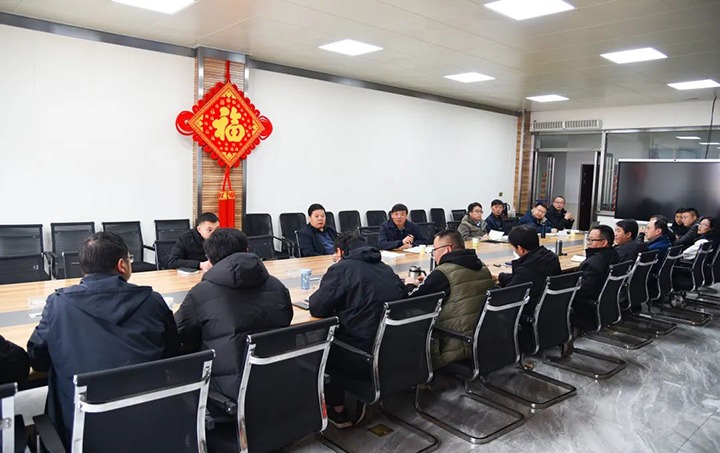 云煤（天博）集团党委副书记、副董事长、总司理高建嵩率包保盯守小组到恩洪煤业公司举行清静检查