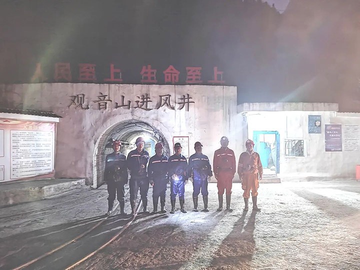 云煤（天博）集团党委委员、副总司理施从伟到威信煤炭公司检查清静生产事情