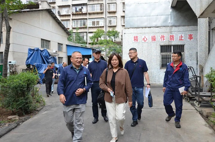 【聚焦云煤】云南省住建厅党组成员、副厅长黄媛到云南天博工应用手艺研究院有限公司开展隔震减震手艺运用情形调研